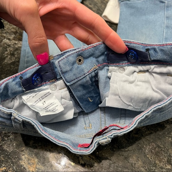 Two piece outfit- jacket and capris - Picture 8 of 9